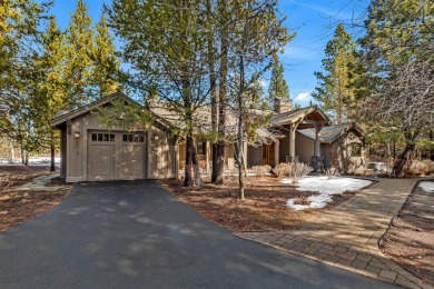 This beautifully designed Sun Forest cabin in Caldera Springs on Sunriver Caldera Springs Golf Course in Oregon - for sale on GolfHomes.com, golf home, golf lot