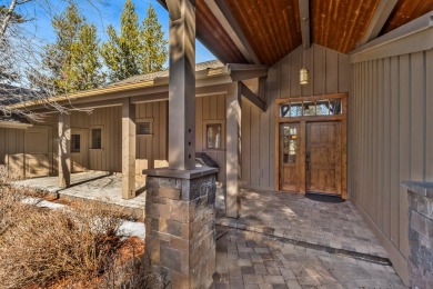 This beautifully designed Sun Forest cabin in Caldera Springs on Sunriver Caldera Springs Golf Course in Oregon - for sale on GolfHomes.com, golf home, golf lot