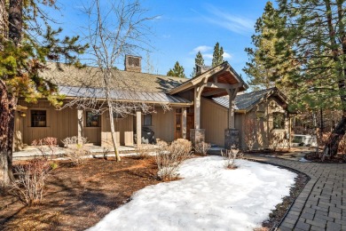 This beautifully designed Sun Forest cabin in Caldera Springs on Sunriver Caldera Springs Golf Course in Oregon - for sale on GolfHomes.com, golf home, golf lot