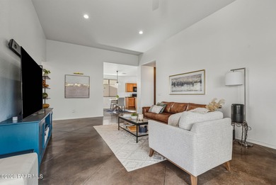 This 3 bedroom, 2 bath home offers 1,528 square feet of on StoneRidge Golf Course in Arizona - for sale on GolfHomes.com, golf home, golf lot