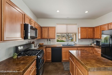 This 3 bedroom, 2 bath home offers 1,528 square feet of on StoneRidge Golf Course in Arizona - for sale on GolfHomes.com, golf home, golf lot