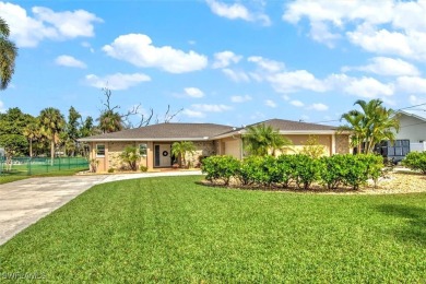 A wonderful opportunity to enjoy the SWFL lifestyle in terrific on El Rio Golf Course and Club in Florida - for sale on GolfHomes.com, golf home, golf lot