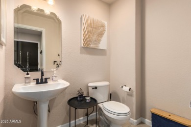 Golf Course Luxury in Gilbert!
This stunning 4BR + loft home on Greenfield Lakes Golf Club in Arizona - for sale on GolfHomes.com, golf home, golf lot