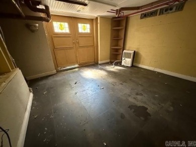 Oh, the possibilities! Enjoy this spacious home on the 14th on Balboa Golf Course in Arkansas - for sale on GolfHomes.com, golf home, golf lot