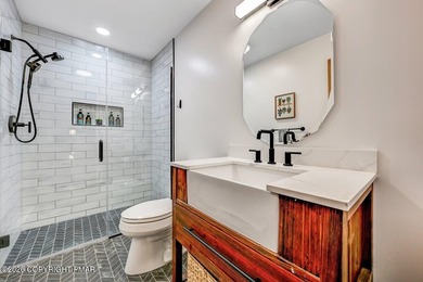 Unwind from a busy life to 1266 Longrifle. Sharing the relaxed on Lake Naomi Timber Trails Golf Club in Pennsylvania - for sale on GolfHomes.com, golf home, golf lot