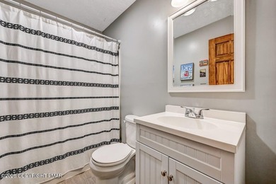 Unwind from a busy life to 1266 Longrifle. Sharing the relaxed on Lake Naomi Timber Trails Golf Club in Pennsylvania - for sale on GolfHomes.com, golf home, golf lot