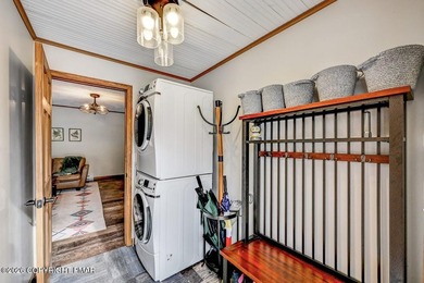 Unwind from a busy life to 1266 Longrifle. Sharing the relaxed on Lake Naomi Timber Trails Golf Club in Pennsylvania - for sale on GolfHomes.com, golf home, golf lot