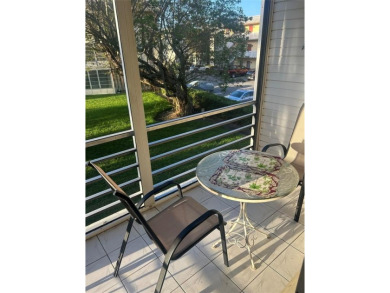 Welcome to this beautifully maintained 2-bedroom, 2-bathroom on Lauderhill Golf Course in Florida - for sale on GolfHomes.com, golf home, golf lot