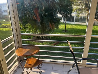 Welcome to this beautifully maintained 2-bedroom, 2-bathroom on Lauderhill Golf Course in Florida - for sale on GolfHomes.com, golf home, golf lot