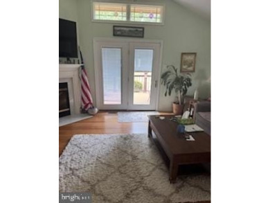 Beautifully maintained contemporary ranch, 2-3 bedrooms, 3 on Golf Academy of Delaware in Delaware - for sale on GolfHomes.com, golf home, golf lot