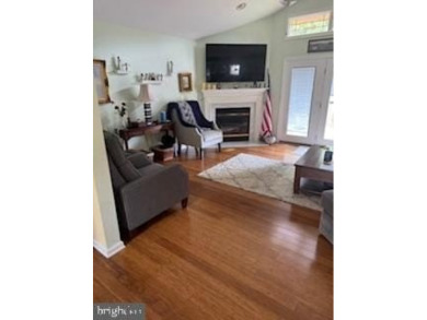 Beautifully maintained contemporary ranch, 2-3 bedrooms, 3 on Golf Academy of Delaware in Delaware - for sale on GolfHomes.com, golf home, golf lot