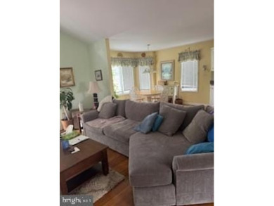 Beautifully maintained contemporary ranch, 2-3 bedrooms, 3 on Golf Academy of Delaware in Delaware - for sale on GolfHomes.com, golf home, golf lot