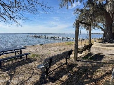 Welcome to 1773 Kennels Beach Road!

Discover the charm of on Harbour Point Golf Club in North Carolina - for sale on GolfHomes.com, golf home, golf lot