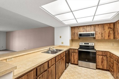 Motivated Seller! Move in ready! Open floor plan! Maintenance on Sugarmill Woods Golf and Country Club in Florida - for sale on GolfHomes.com, golf home, golf lot