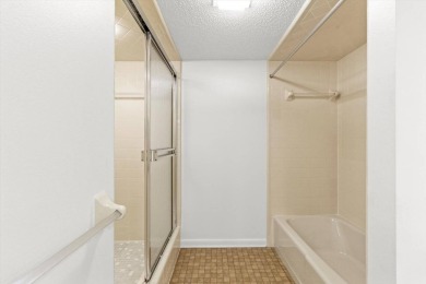 Motivated Seller! Move in ready! Open floor plan! Maintenance on Sugarmill Woods Golf and Country Club in Florida - for sale on GolfHomes.com, golf home, golf lot