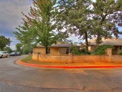 Seller's offering $5,000.00 toward buyer's closing costs!
 on KickingBird Golf Course in Oklahoma - for sale on GolfHomes.com, golf home, golf lot