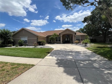 Three Bedroom, two bath Country Club living in beautiful Mount on Country Club of Mount Dora in Florida - for sale on GolfHomes.com, golf home, golf lot