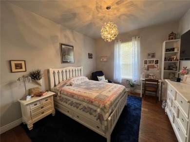 Three Bedroom, two bath Country Club living in beautiful Mount on Country Club of Mount Dora in Florida - for sale on GolfHomes.com, golf home, golf lot