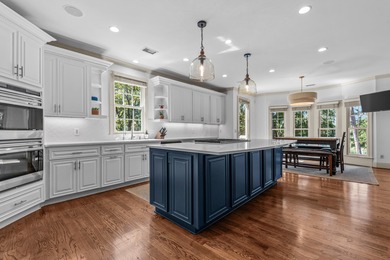 LIVE THE REYNOLDS LAKE OCONEE LIFESTYLE -- ELEGANTLY UPDATED on Reynolds Lake Oconee - The Oconee in Georgia - for sale on GolfHomes.com, golf home, golf lot