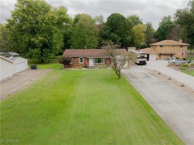 Welcome to this charming all brick ranch, nestled on a little on Mud Run Golf Course in Ohio - for sale on GolfHomes.com, golf home, golf lot