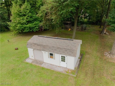 Welcome to this charming all brick ranch, nestled on a little on Mud Run Golf Course in Ohio - for sale on GolfHomes.com, golf home, golf lot