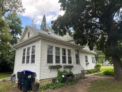 Freshly remodeled and move in ready! Take a look at this lovely on Mound View Golf and Country Club in Wisconsin - for sale on GolfHomes.com, golf home, golf lot