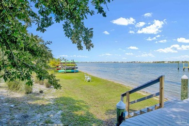Spacious 3rd floor - 3 Bedroom/3.5 Bath Condo contiguous to the on Lost Key Golf Club in Florida - for sale on GolfHomes.com, golf home, golf lot
