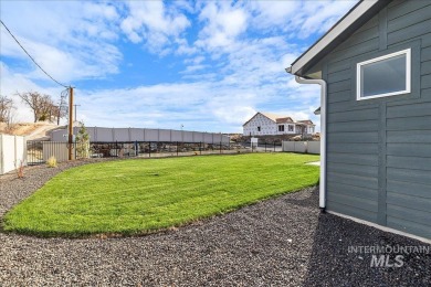 JUST FINISHED HOME on a 1/4 acre corner lot! Five large bedrooms on River Birch Golf Course in Idaho - for sale on GolfHomes.com, golf home, golf lot