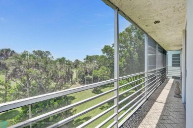Back on the Market with a Major Price Reduction! Plus, the on Oaks Country Club in Florida - for sale on GolfHomes.com, golf home, golf lot