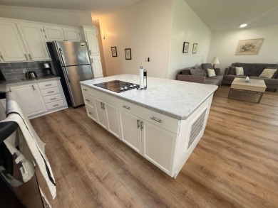 This beautifully renovated 2-bedroom, 2-bathroom, Palm Harbor on Del Tura Golf and Country Club in Florida - for sale on GolfHomes.com, golf home, golf lot
