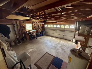 This beautifully renovated 2-bedroom, 2-bathroom, Palm Harbor on Del Tura Golf and Country Club in Florida - for sale on GolfHomes.com, golf home, golf lot