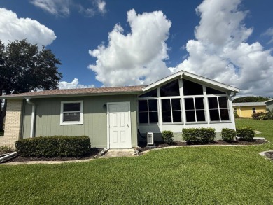 This beautifully renovated 2-bedroom, 2-bathroom, Palm Harbor on Del Tura Golf and Country Club in Florida - for sale on GolfHomes.com, golf home, golf lot