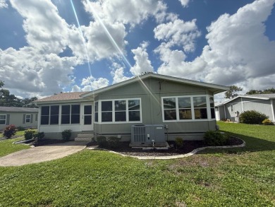 This beautifully renovated 2-bedroom, 2-bathroom, Palm Harbor on Del Tura Golf and Country Club in Florida - for sale on GolfHomes.com, golf home, golf lot
