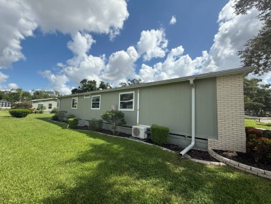 This beautifully renovated 2-bedroom, 2-bathroom, Palm Harbor on Del Tura Golf and Country Club in Florida - for sale on GolfHomes.com, golf home, golf lot