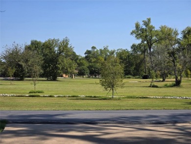 Welcome to Your Tranquil Retreat in Lake Kiowa! This on Lake Kiowa Golf Course in Texas - for sale on GolfHomes.com, golf home, golf lot