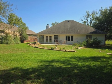 Welcome to Your Tranquil Retreat in Lake Kiowa! This on Lake Kiowa Golf Course in Texas - for sale on GolfHomes.com, golf home, golf lot