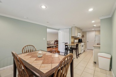 Move right into this 3 bedroom, 2.5 bath end-unit condo in a on Blue Ridge Golf Club in New York - for sale on GolfHomes.com, golf home, golf lot