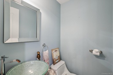 Move right into this 3 bedroom, 2.5 bath end-unit condo in a on Blue Ridge Golf Club in New York - for sale on GolfHomes.com, golf home, golf lot