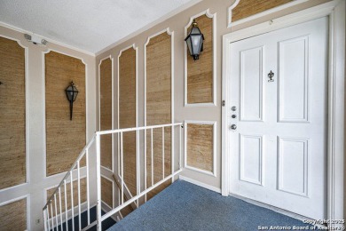 Come see this beautiful 3-bedroom, 2-bath condominium with on Oak Hills Country Club in Texas - for sale on GolfHomes.com, golf home, golf lot