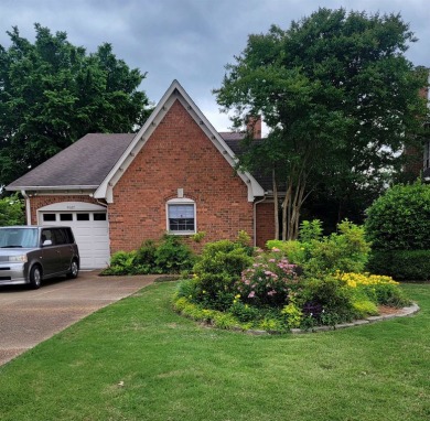 Beautifully maintained Garden Home in a quiet and secluded on Windyke Country Club in Tennessee - for sale on GolfHomes.com, golf home, golf lot