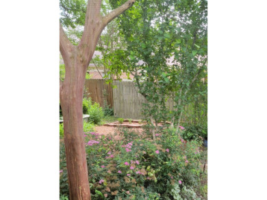 Beautifully maintained Garden Home in a quiet and secluded on Windyke Country Club in Tennessee - for sale on GolfHomes.com, golf home, golf lot