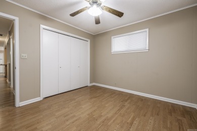 Immaculate updated ranch boasting 3 bedrooms, plus craft room on DeSoto Golf Course in Arkansas - for sale on GolfHomes.com, golf home, golf lot