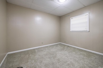 Immaculate updated ranch boasting 3 bedrooms, plus craft room on DeSoto Golf Course in Arkansas - for sale on GolfHomes.com, golf home, golf lot