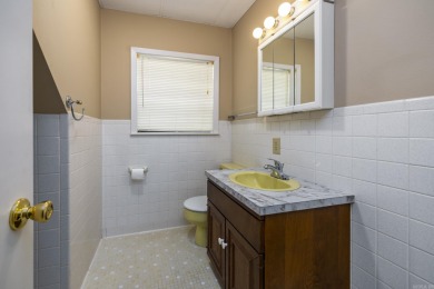 Immaculate updated ranch boasting 3 bedrooms, plus craft room on DeSoto Golf Course in Arkansas - for sale on GolfHomes.com, golf home, golf lot