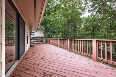 Immaculate updated ranch boasting 3 bedrooms, plus craft room on DeSoto Golf Course in Arkansas - for sale on GolfHomes.com, golf home, golf lot