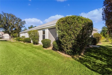 Under contract-accepting backup offers. EXPERIENCE THE VILLAGES on The Links of Spruce Creek in Florida - for sale on GolfHomes.com, golf home, golf lot