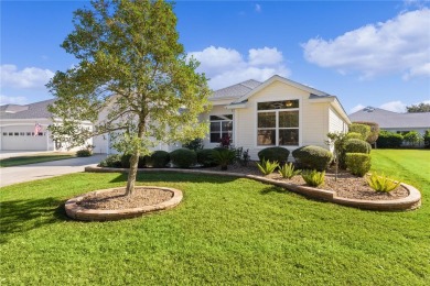 Under contract-accepting backup offers. EXPERIENCE THE VILLAGES on The Links of Spruce Creek in Florida - for sale on GolfHomes.com, golf home, golf lot