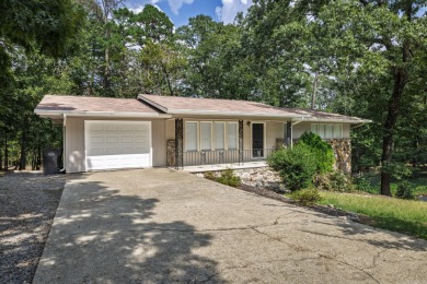 Immaculate updated ranch boasting 3 bedrooms, plus craft room on DeSoto Golf Course in Arkansas - for sale on GolfHomes.com, golf home, golf lot