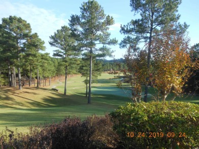 Immaculate updated ranch boasting 3 bedrooms, plus craft room on DeSoto Golf Course in Arkansas - for sale on GolfHomes.com, golf home, golf lot