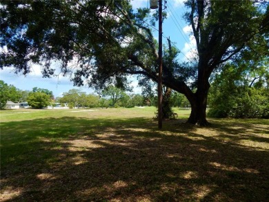 Charming 3-Bedroom, 2-Bath Home with Golf Course Views!
Welcome on Babe Zaharias Golf Course in Florida - for sale on GolfHomes.com, golf home, golf lot